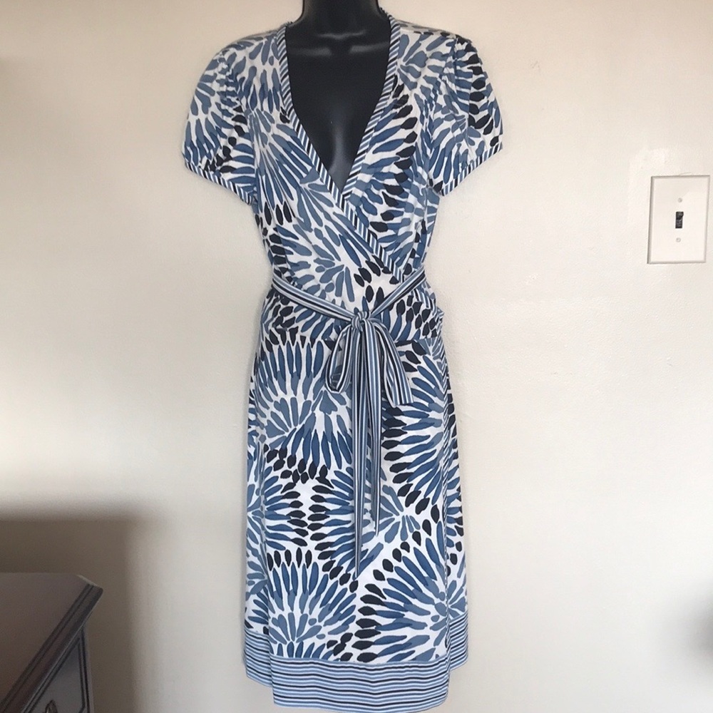 BCBG Maxazria short sleeve wrap dress - size Large